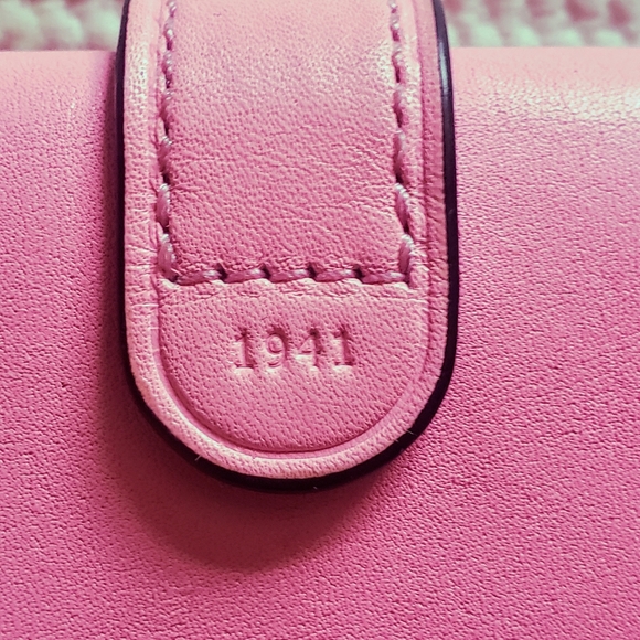 Coach 1941 Pink Glovetanned Leather Compact Wallet - Picture 3 of 16